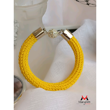 mosoly-sarga-karkoto mosoly-sarga-karkoto
